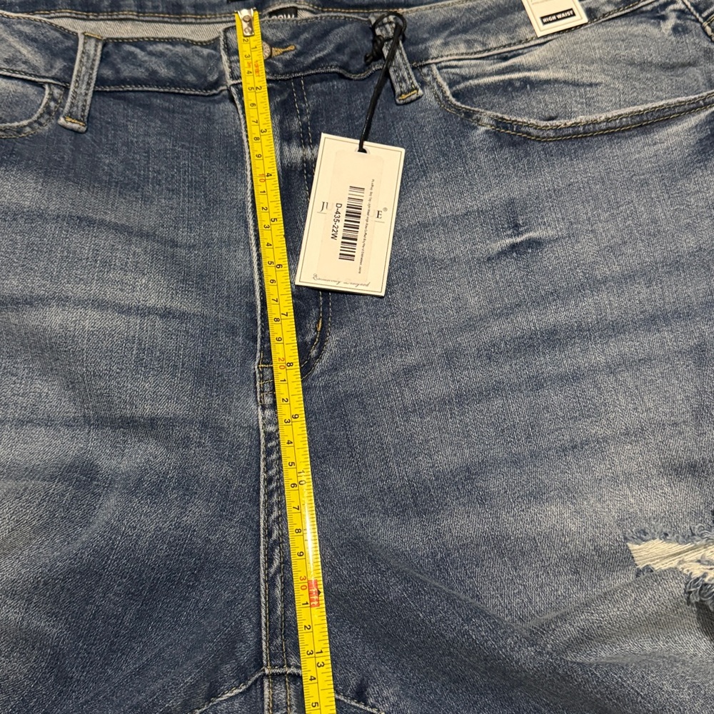 New Judy Blue Boy Toy Light Wash High Rise Cuffed Boyfriend Distressed Jeans - Picture 13 of 14